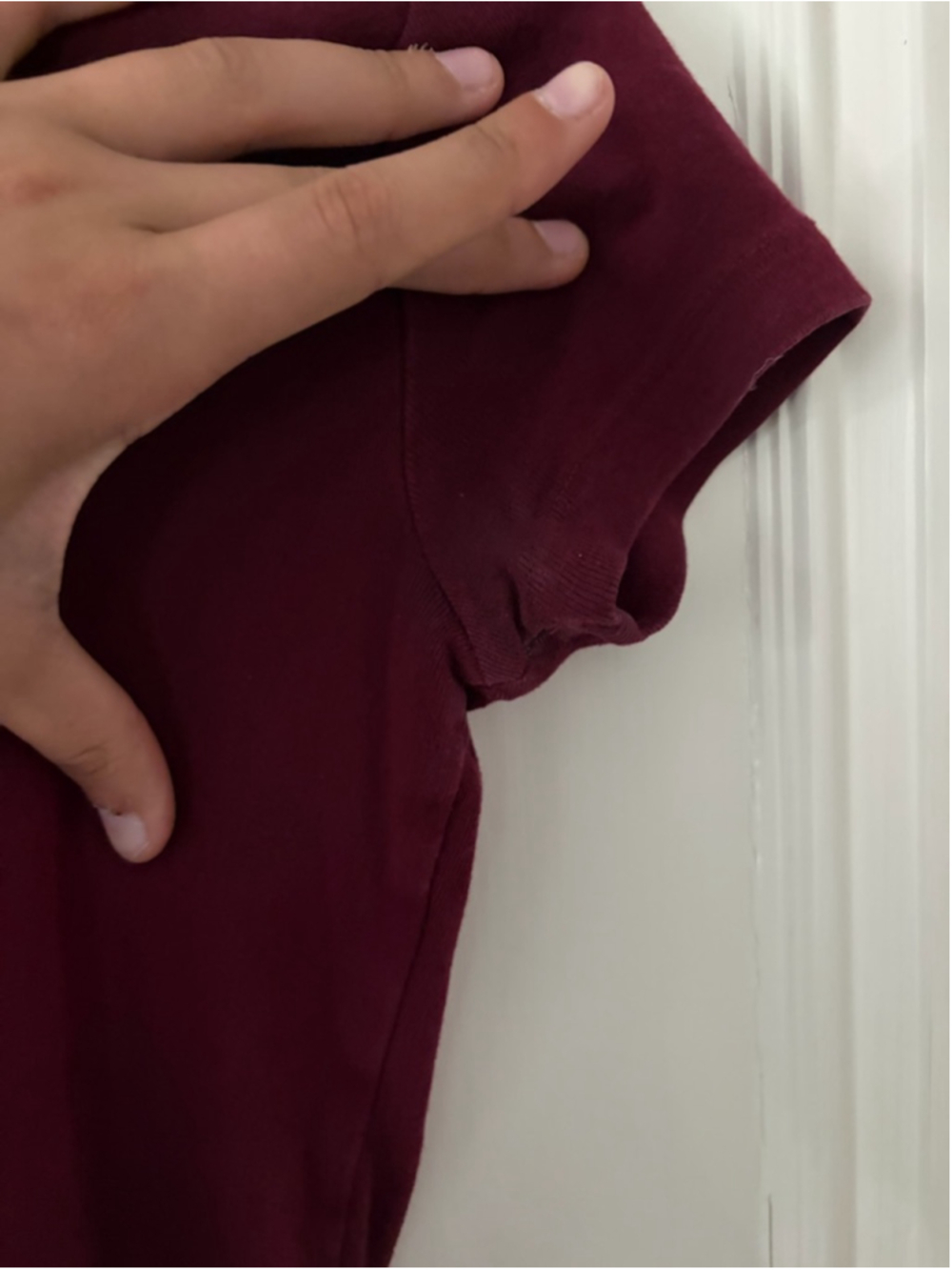 Tommy Hilfiger Short Sleeve Tee Burgundy Size S - Picture 3 of 4